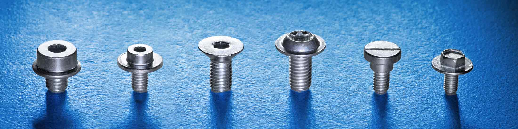 Verzinkte Schrauben bieten durch ihre Beschichtung einen deutlich höheren Schutz gegen Korrosion als normale Stahlschrauben.
