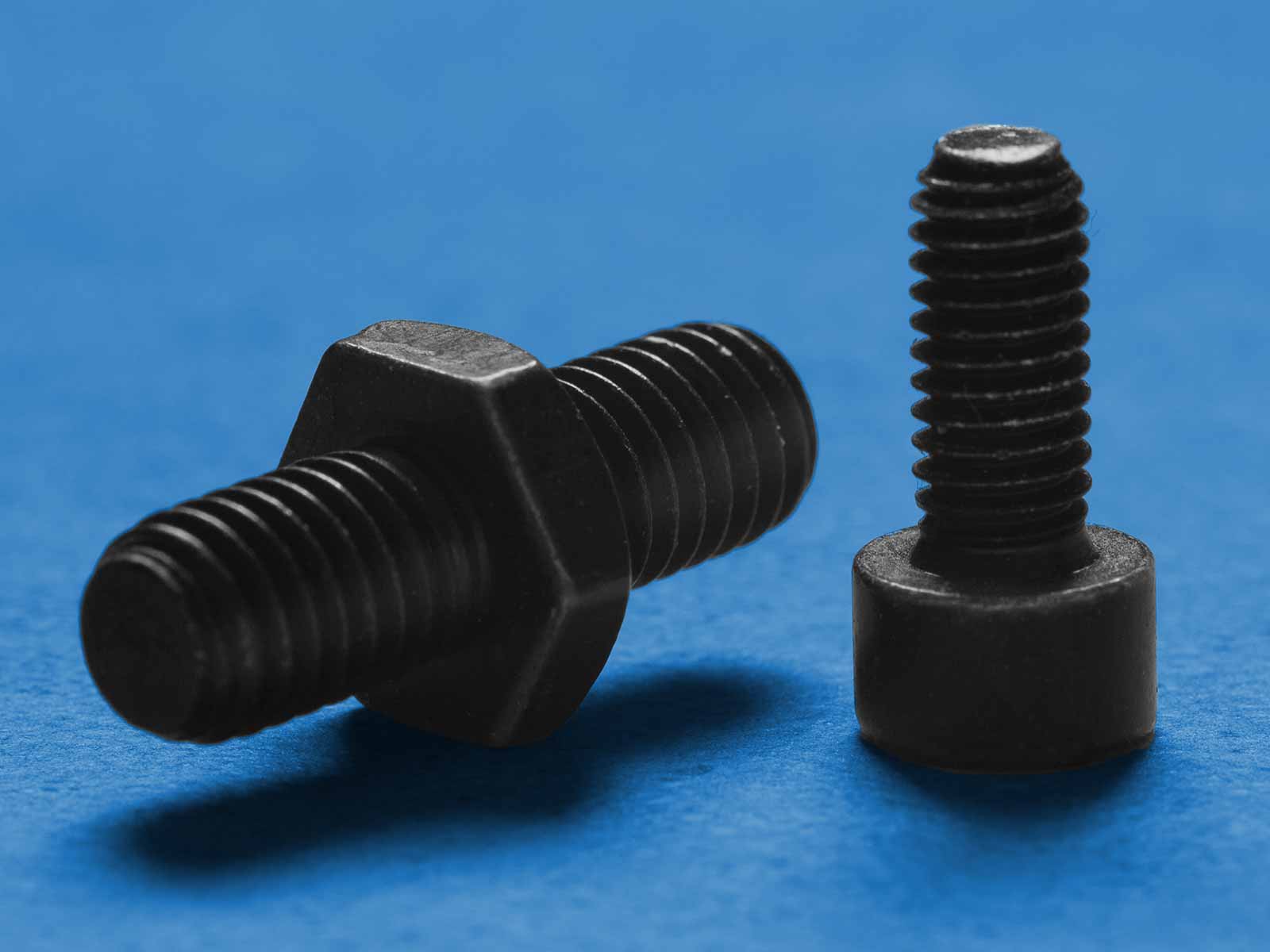 Schrauben schwarz beschichtet • Frey Schrauben GmbH Schrauben schwarz beschichtet • Frey Schrauben GmbH